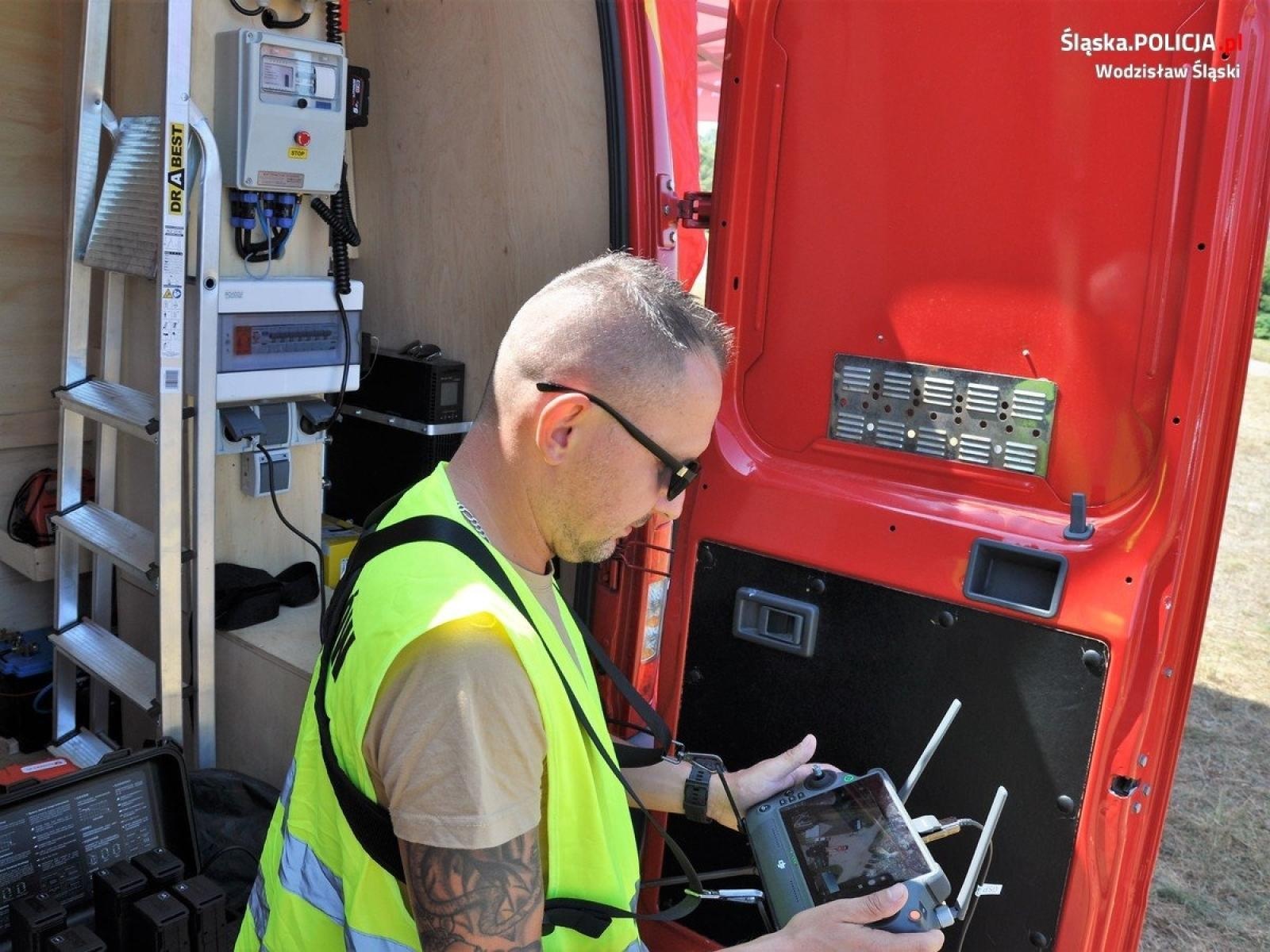 Zdjęcie w galerii na portalu naszwodzislaw.com: Policyjne i strażackie ćwiczenia na polderze w Bukowie [FOTO] wiadomości z regionu