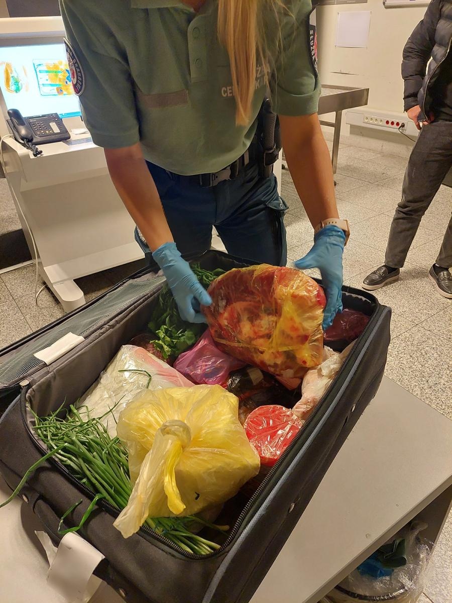 Zdjęcie w galerii na portalu naszwodzislaw.com: Śląska KAS rekwiruje żywność i wypisuje wysokie mandaty wiadomości z regionu