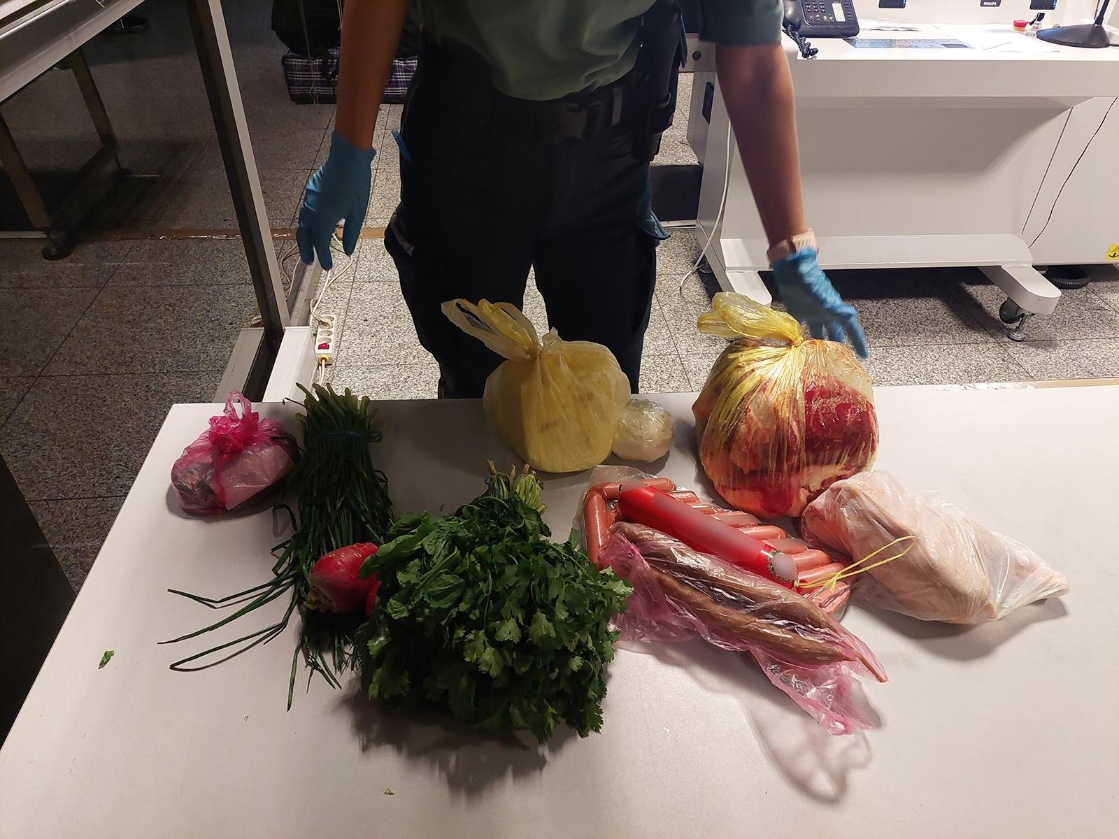 Zdjęcie w galerii na portalu naszwodzislaw.com: Śląska KAS rekwiruje żywność i wypisuje wysokie mandaty wiadomości z regionu