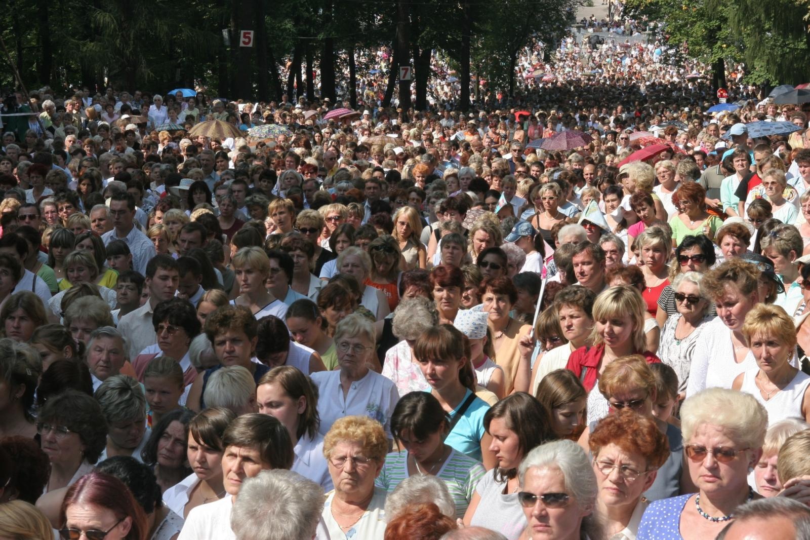 Zdjęcie w galerii na portalu naszwodzislaw.com: Pielgrzymka kobiet i dziewcząt do Piekar Śląskich wiadomości z regionu