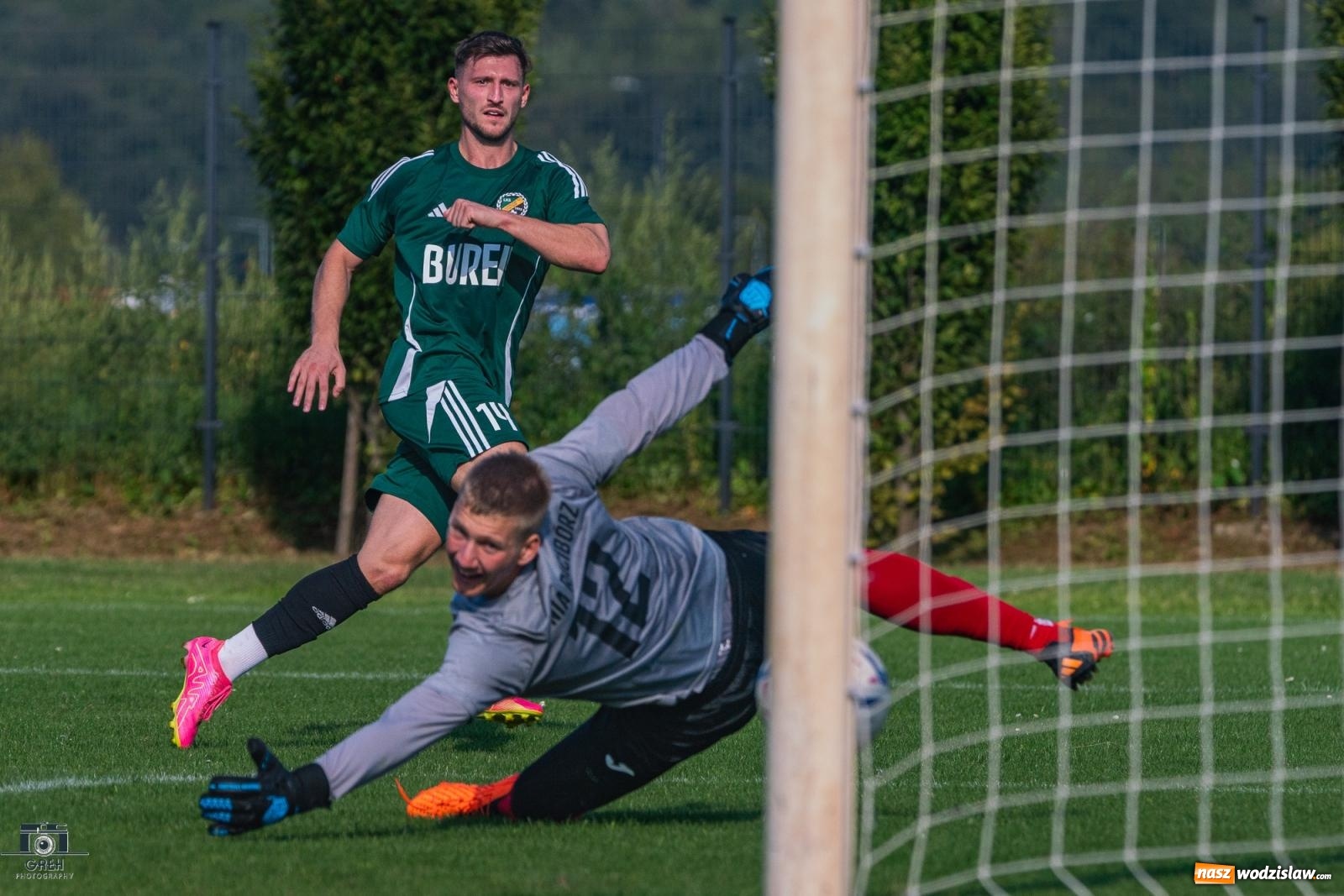 Zdjęcie w galerii na portalu naszwodzislaw.com: Klasa okręgowa. Wychowanek Unii dał zwycięstwo Syryni [FOTO] wiadomości z regionu
