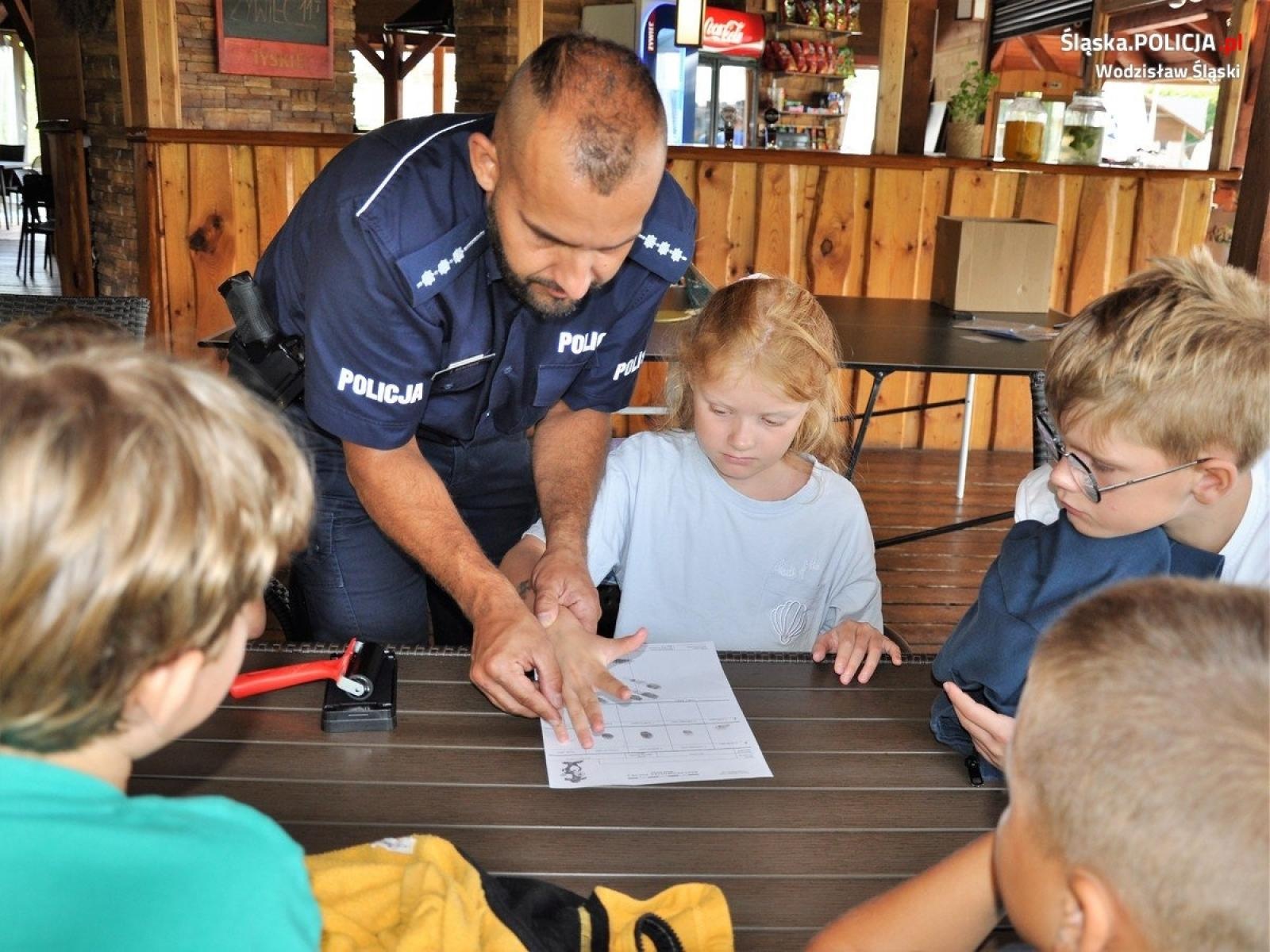 Zdjęcie w galerii na portalu naszwodzislaw.com: Policyjne rady podczas półkolonii wiadomości z regionu