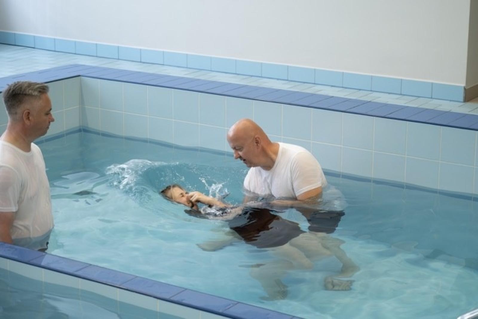 Zdjęcie w galerii na portalu naszwodzislaw.com: 27 tysięcy obecnych i 194 ochrzczonych podczas 7 kongresów Świadków Jehowy w Sosnowcu wiadomości z regionu