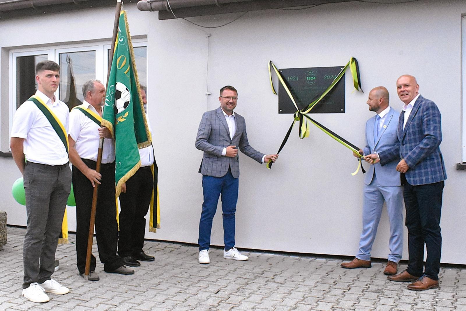 Zdjęcie w galerii na portalu naszwodzislaw.com: Polonia Łaziska hucznie świętowała setne urodziny [FOTO] wiadomości z regionu