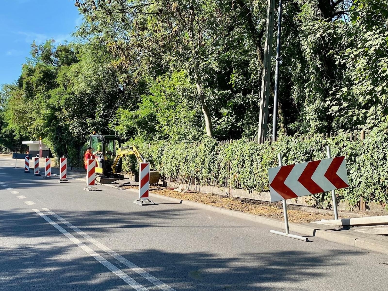 Zdjęcie w galerii na portalu naszwodzislaw.com: Remont chodnika na Skwary wiadomości z regionu