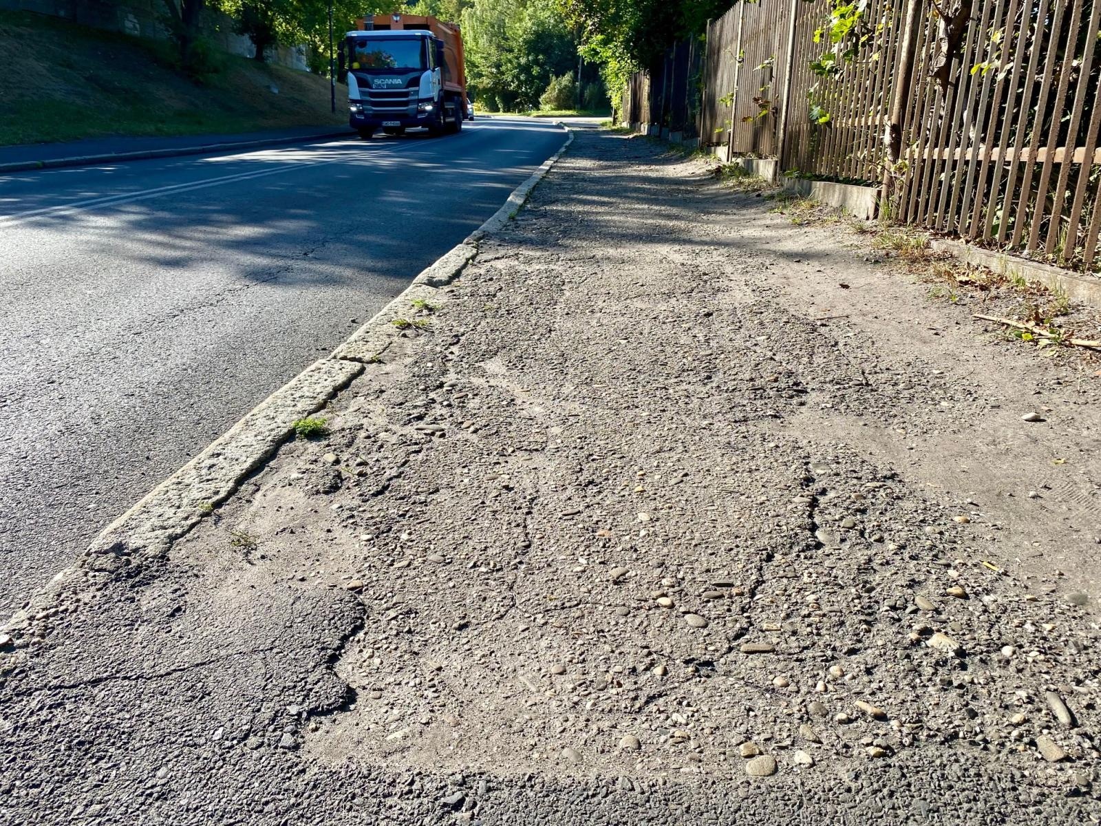 Zdjęcie w galerii na portalu naszwodzislaw.com: Remont chodnika na Skwary wiadomości z regionu