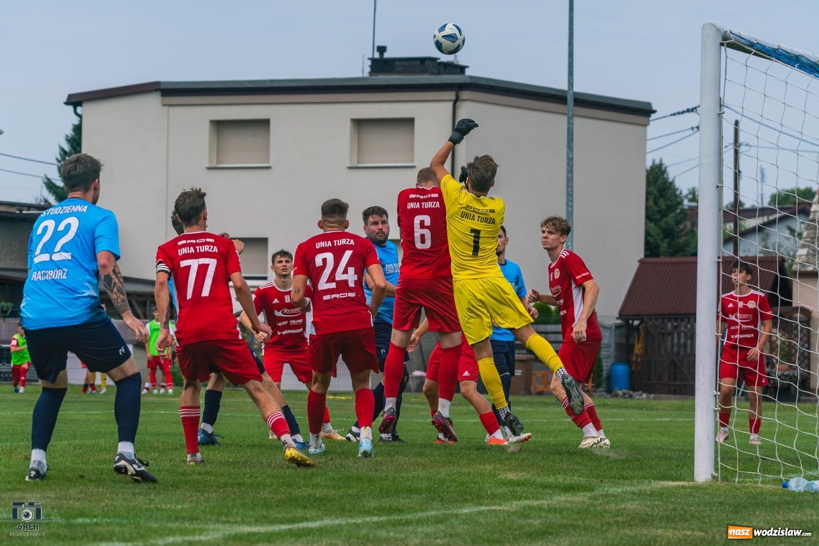 Zdjęcie w galerii na portalu naszwodzislaw.com: Puchar Polski. Do przerwy 0:0 a potem pogrom [FOTO] wiadomości z regionu