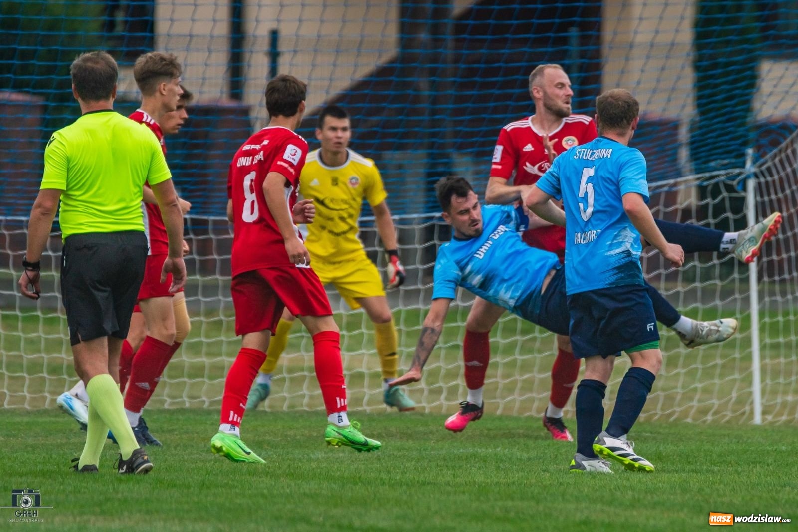 Zdjęcie w galerii na portalu naszwodzislaw.com: Puchar Polski. Do przerwy 0:0 a potem pogrom [FOTO] wiadomości z regionu