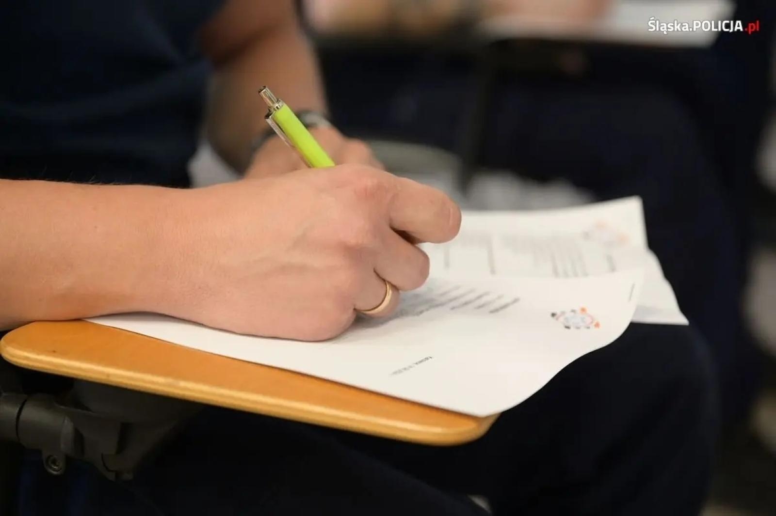 Zdjęcie w galerii na portalu naszwodzislaw.com: Policjanci ukończyli kurs pierwszej pomocy wiadomości z regionu