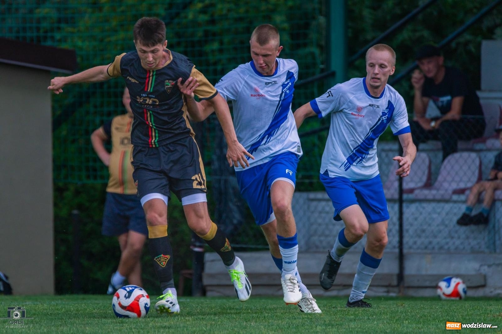 Zdjęcie w galerii na portalu naszwodzislaw.com: Wawrzyczny show w Gorzycach. Unia znów bez punktów [FOTO] wiadomości z regionu