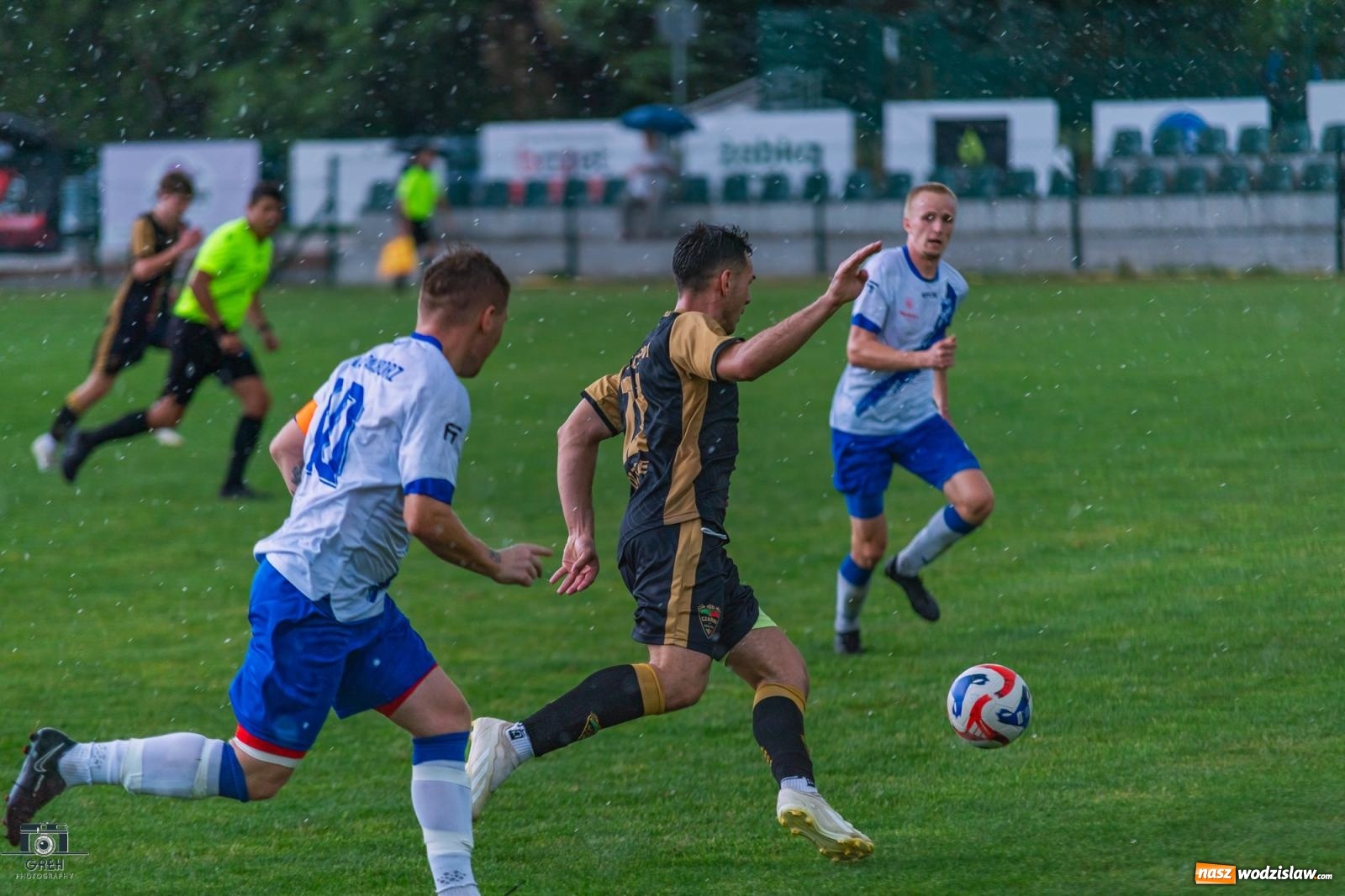 Zdjęcie w galerii na portalu naszwodzislaw.com: Wawrzyczny show w Gorzycach. Unia znów bez punktów [FOTO] wiadomości z regionu