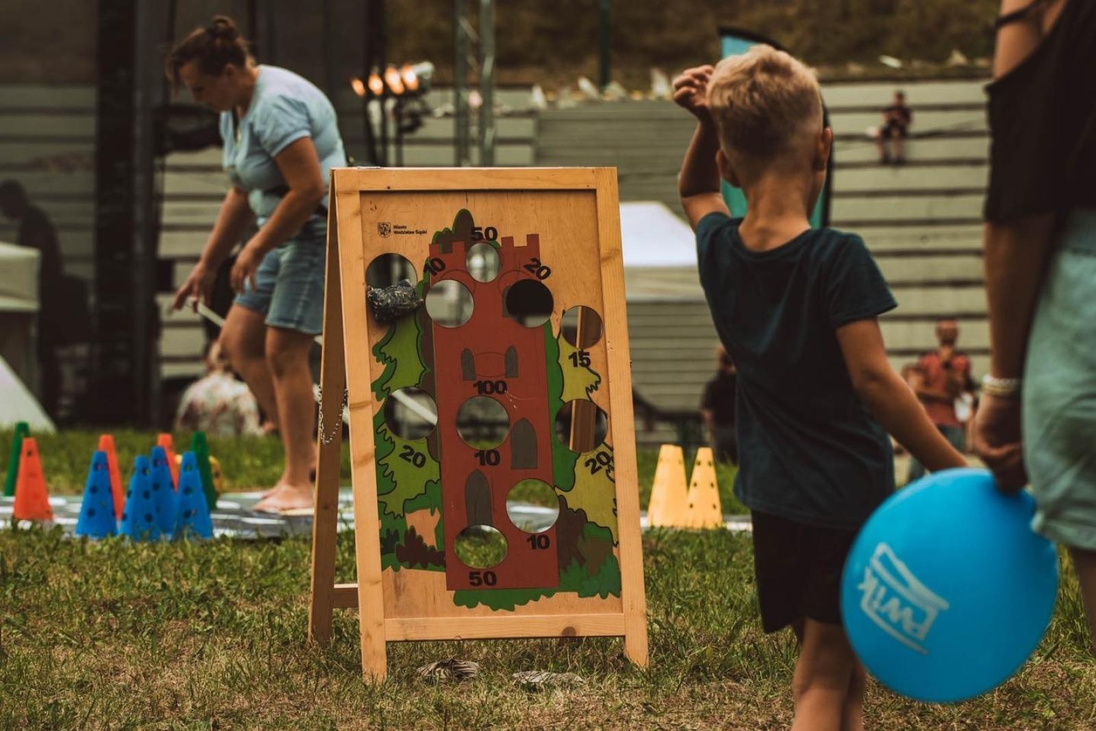 Zdjęcie w galerii na portalu naszwodzislaw.com: To była klimatyczna sobota na Trzech Wzgórzach [FOTO] wiadomości z regionu