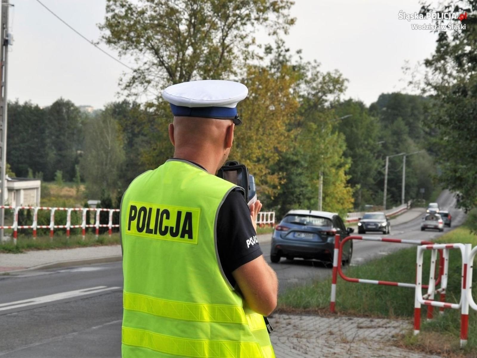Zdjęcie w galerii na portalu naszwodzislaw.com: Do godziny 22 policja prowadzi działania Prędkość wiadomości z regionu