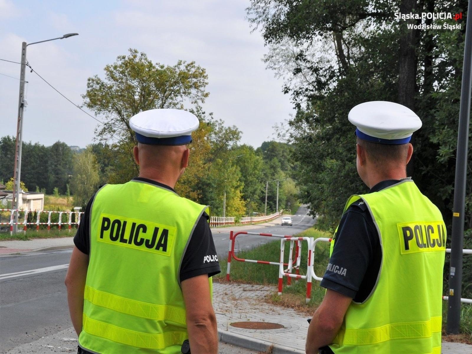 Zdjęcie w galerii na portalu naszwodzislaw.com: Do godziny 22 policja prowadzi działania Prędkość wiadomości z regionu