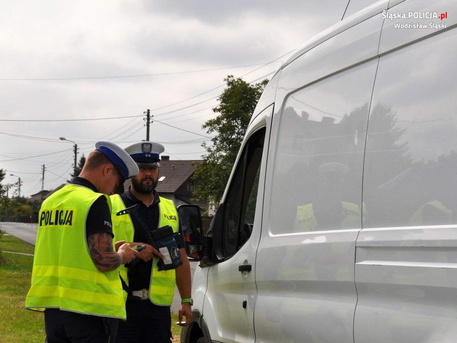 Zdjęcie w galerii na portalu naszwodzislaw.com: Do godziny 22 policja prowadzi działania Prędkość wiadomości z regionu