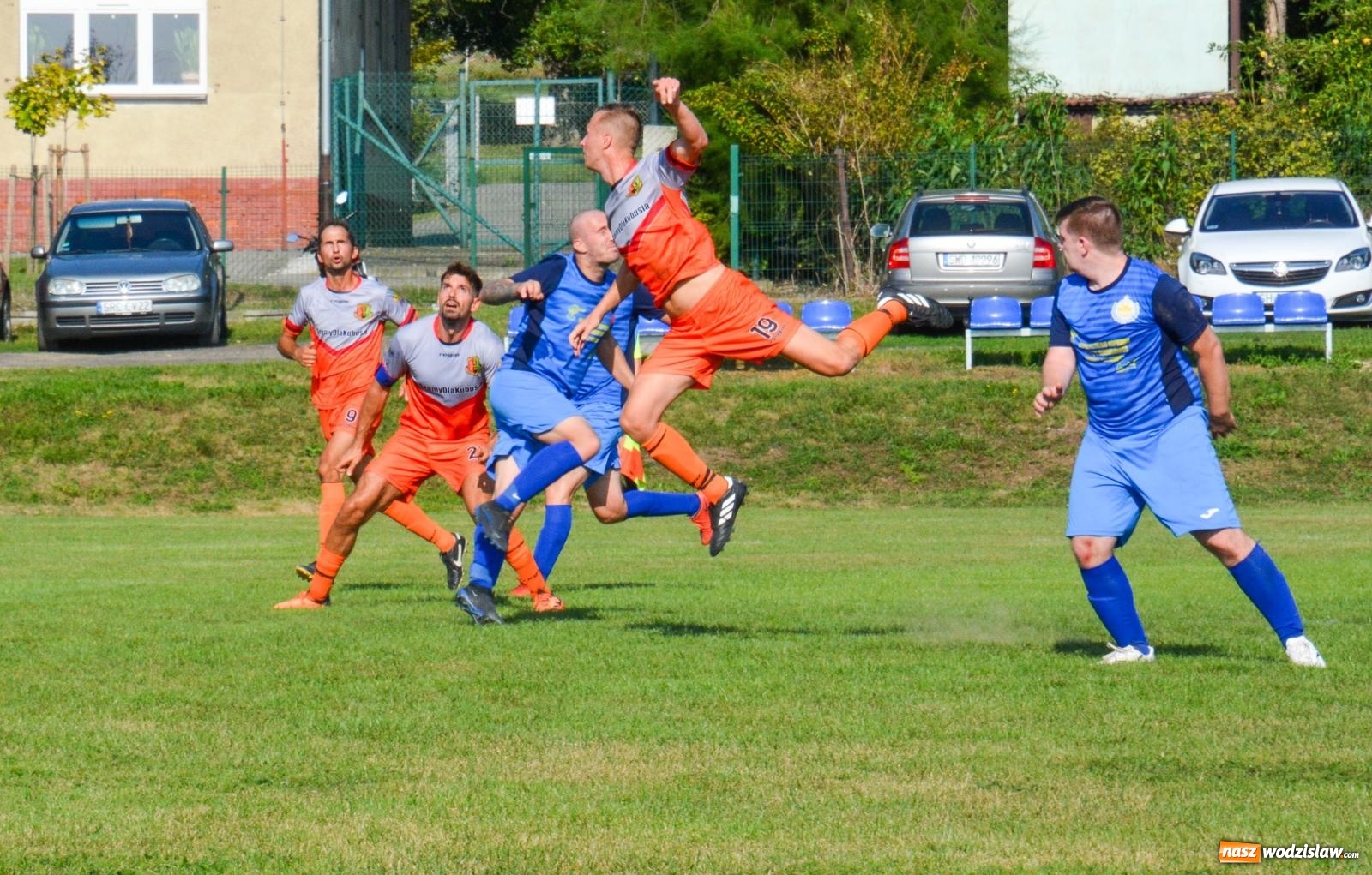 Zdjęcie w galerii na portalu naszwodzislaw.com: B-klasowa egzekucja w Brzeziu [FOTO] wiadomości z regionu
