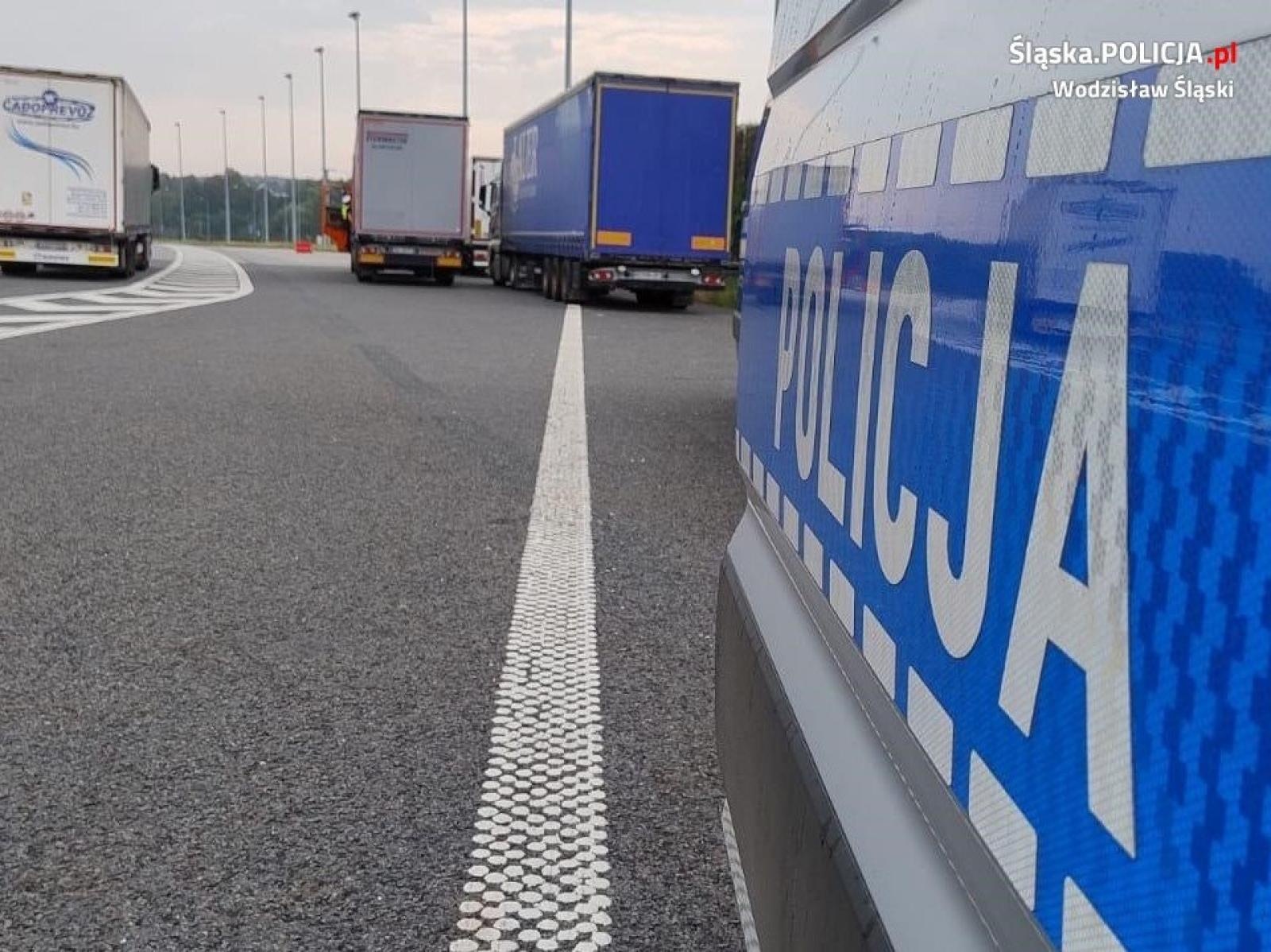 Zdjęcie w galerii na portalu naszwodzislaw.com: Drogówka z Wodzisławia Śląskiego i Rybnika kontrolowała pojazdy ciężarowe wiadomości z regionu