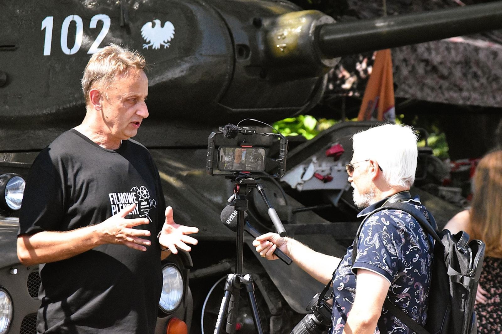 Zdjęcie w galerii na portalu naszwodzislaw.com: Tłumy na pierwszym plenerze filmowym z Franciszkiem Pieczką [FOTO] wiadomości z regionu
