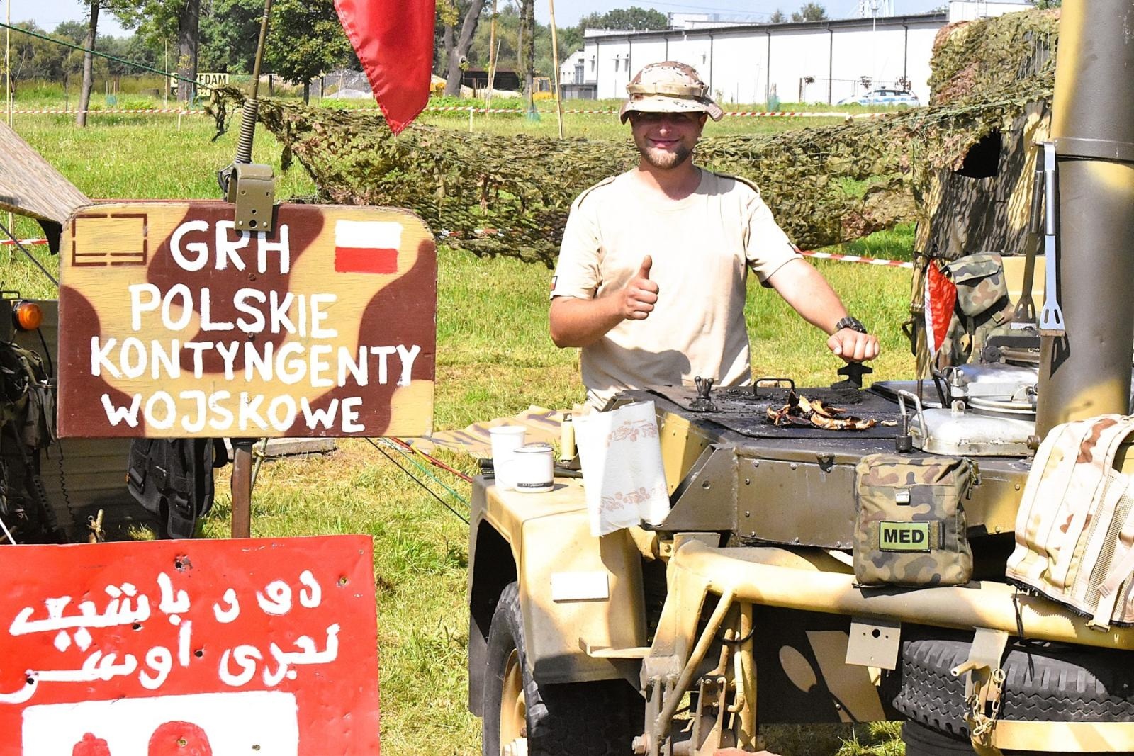 Zdjęcie w galerii na portalu naszwodzislaw.com: Tłumy na pierwszym plenerze filmowym z Franciszkiem Pieczką [FOTO] wiadomości z regionu