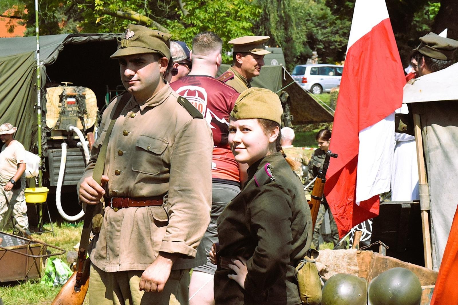 Zdjęcie w galerii na portalu naszwodzislaw.com: Tłumy na pierwszym plenerze filmowym z Franciszkiem Pieczką [FOTO] wiadomości z regionu
