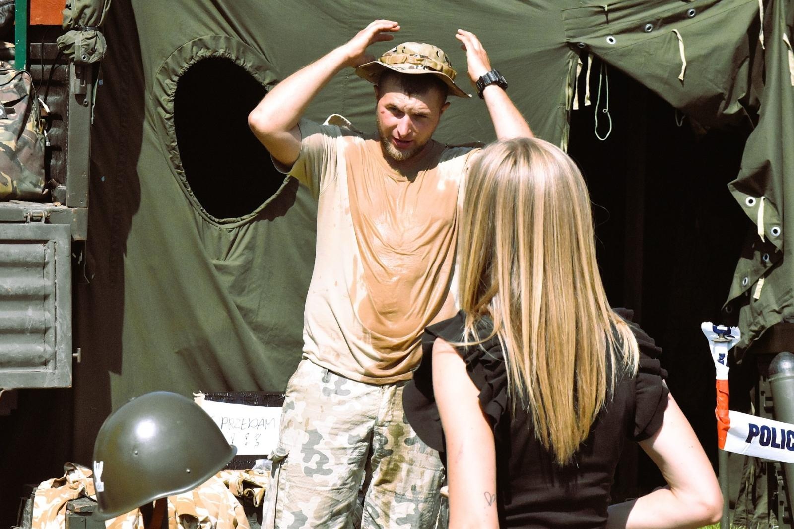 Zdjęcie w galerii na portalu naszwodzislaw.com: Tłumy na pierwszym plenerze filmowym z Franciszkiem Pieczką [FOTO] wiadomości z regionu