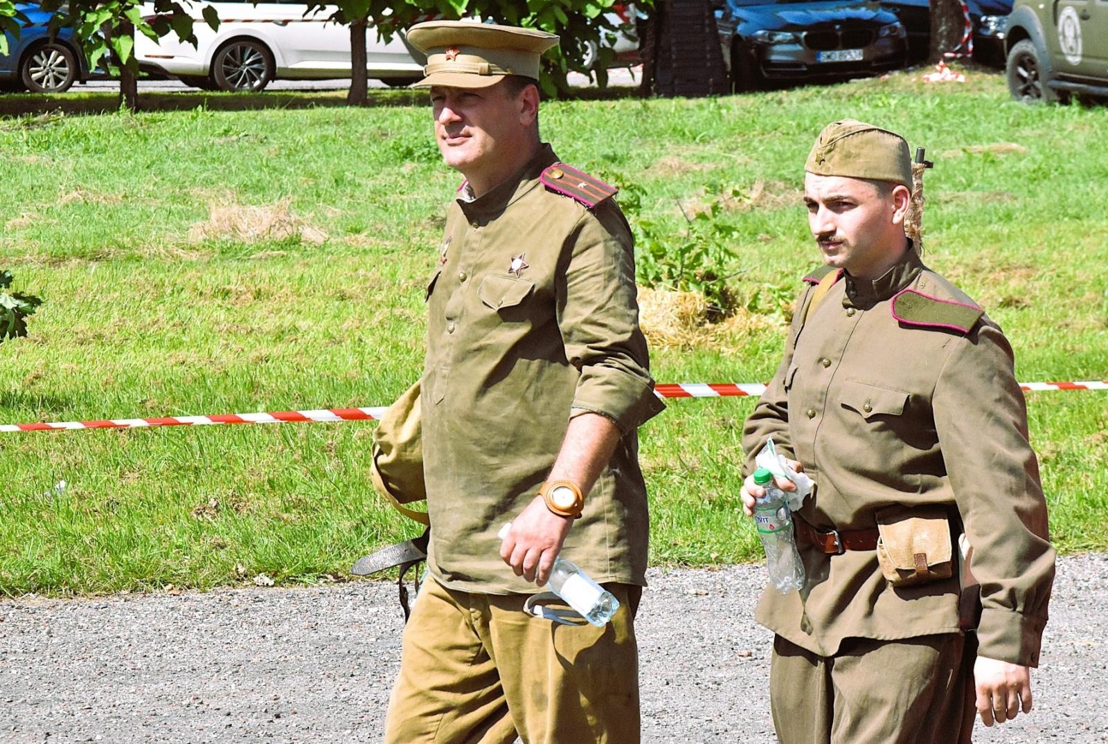 Zdjęcie w galerii na portalu naszwodzislaw.com: Tłumy na pierwszym plenerze filmowym z Franciszkiem Pieczką [FOTO] wiadomości z regionu