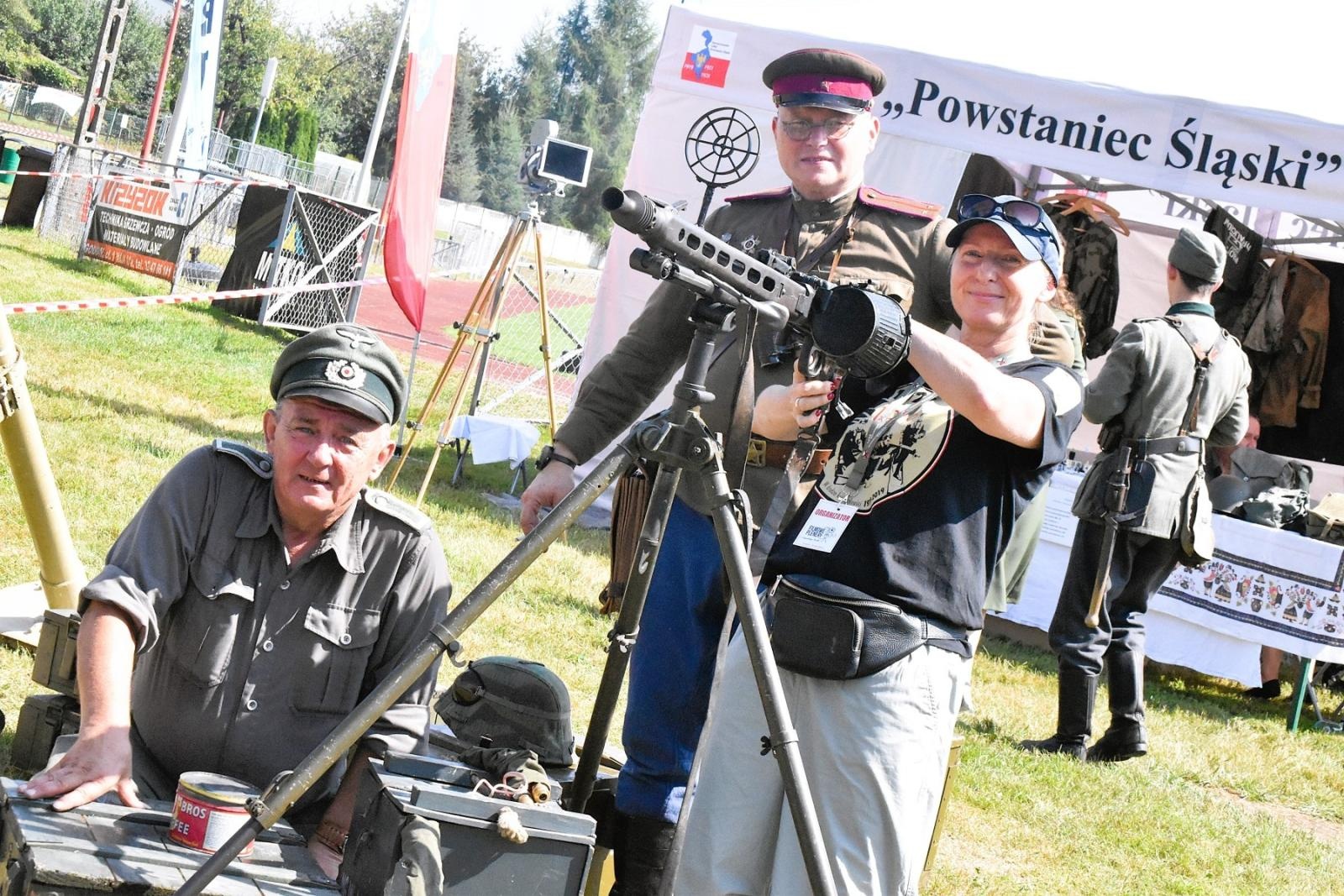 Zdjęcie w galerii na portalu naszwodzislaw.com: Tłumy na pierwszym plenerze filmowym z Franciszkiem Pieczką [FOTO] wiadomości z regionu