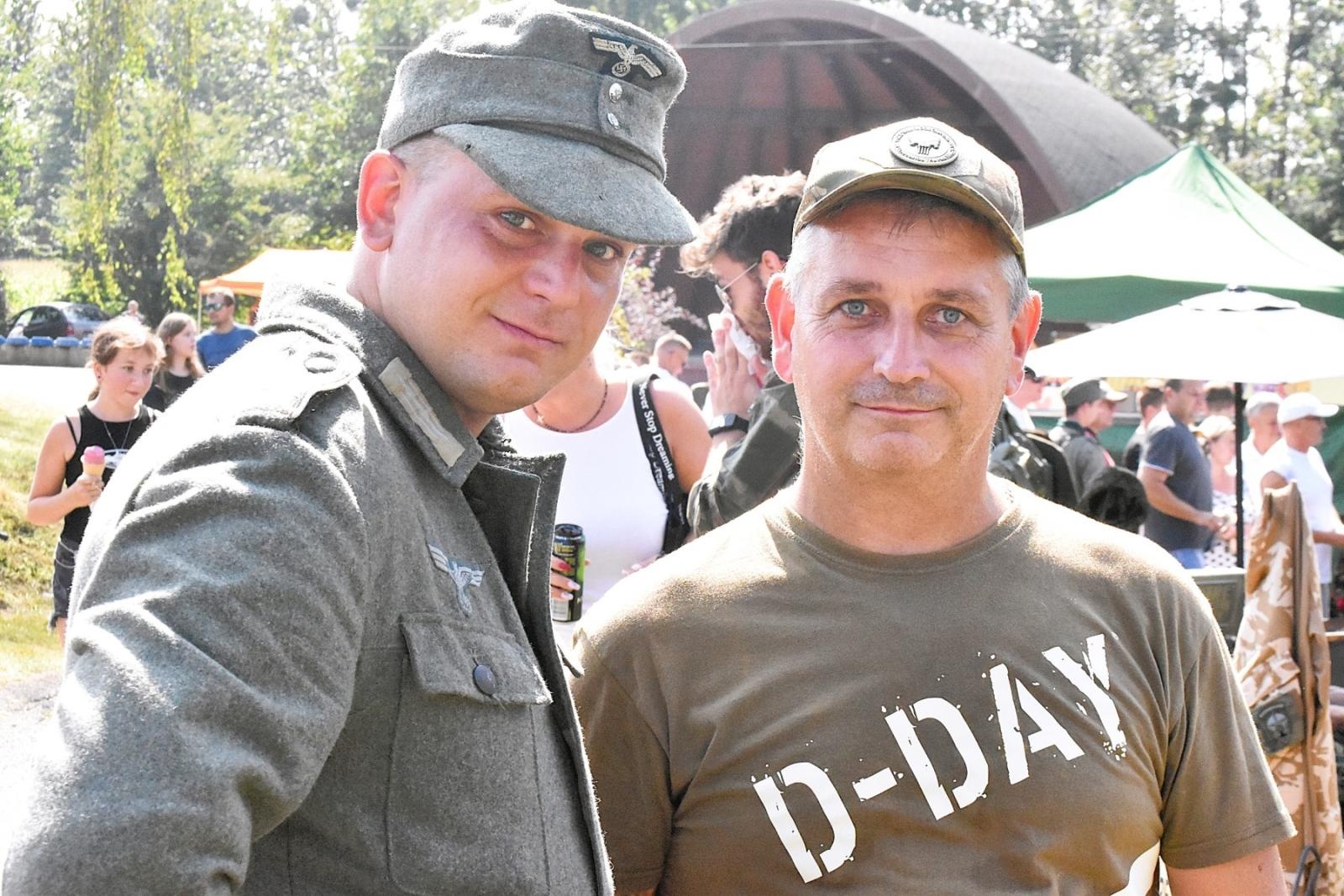 Zdjęcie w galerii na portalu naszwodzislaw.com: Tłumy na pierwszym plenerze filmowym z Franciszkiem Pieczką [FOTO] wiadomości z regionu