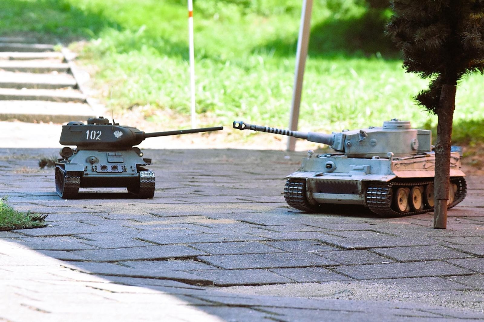 Zdjęcie w galerii na portalu naszwodzislaw.com: Tłumy na pierwszym plenerze filmowym z Franciszkiem Pieczką [FOTO] wiadomości z regionu