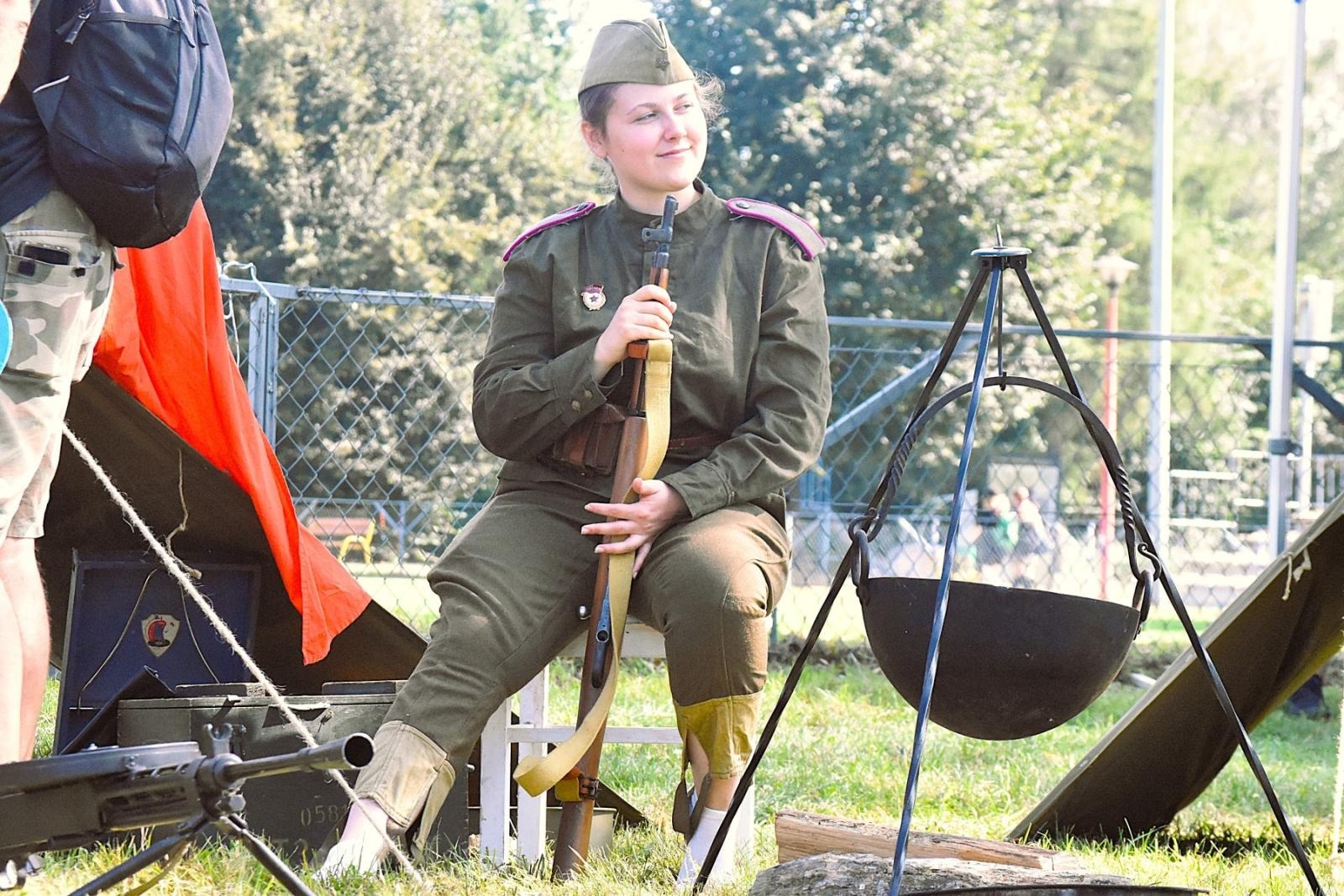 Zdjęcie w galerii na portalu naszwodzislaw.com: Tłumy na pierwszym plenerze filmowym z Franciszkiem Pieczką [FOTO] wiadomości z regionu