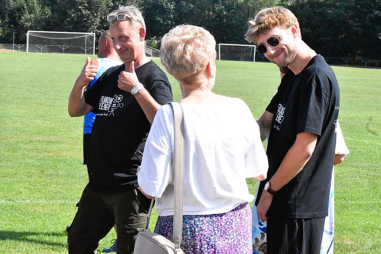 Zdjęcie w galerii na portalu naszwodzislaw.com: Tłumy na pierwszym plenerze filmowym z Franciszkiem Pieczką [FOTO] wiadomości z regionu