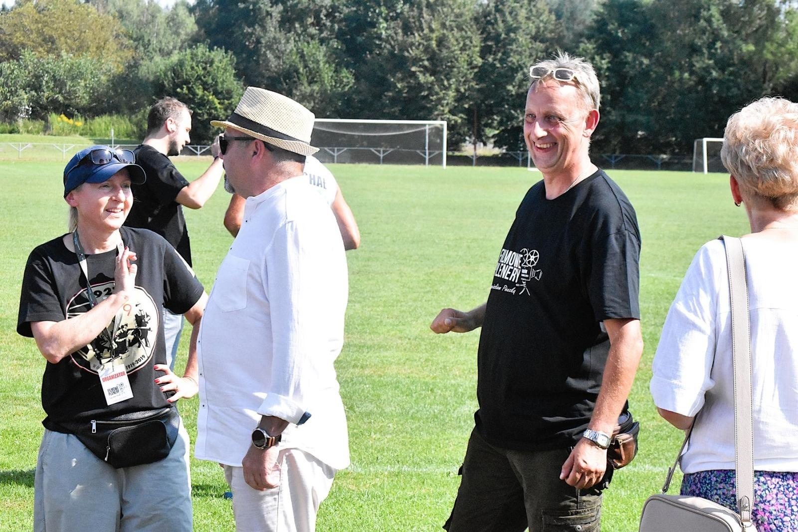 Zdjęcie w galerii na portalu naszwodzislaw.com: Tłumy na pierwszym plenerze filmowym z Franciszkiem Pieczką [FOTO] wiadomości z regionu