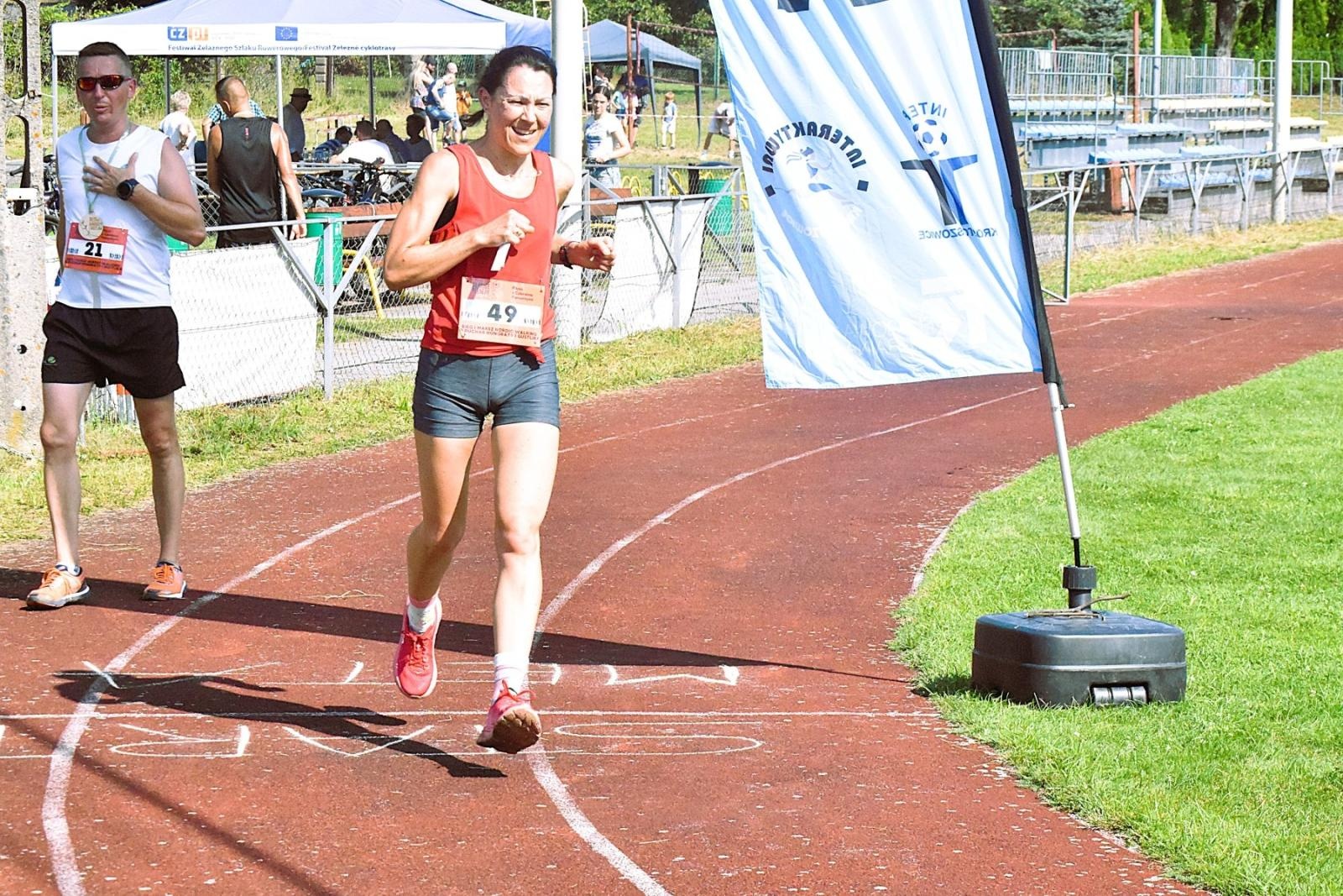 Zdjęcie w galerii na portalu naszwodzislaw.com: Tłumy na pierwszym plenerze filmowym z Franciszkiem Pieczką [FOTO] wiadomości z regionu