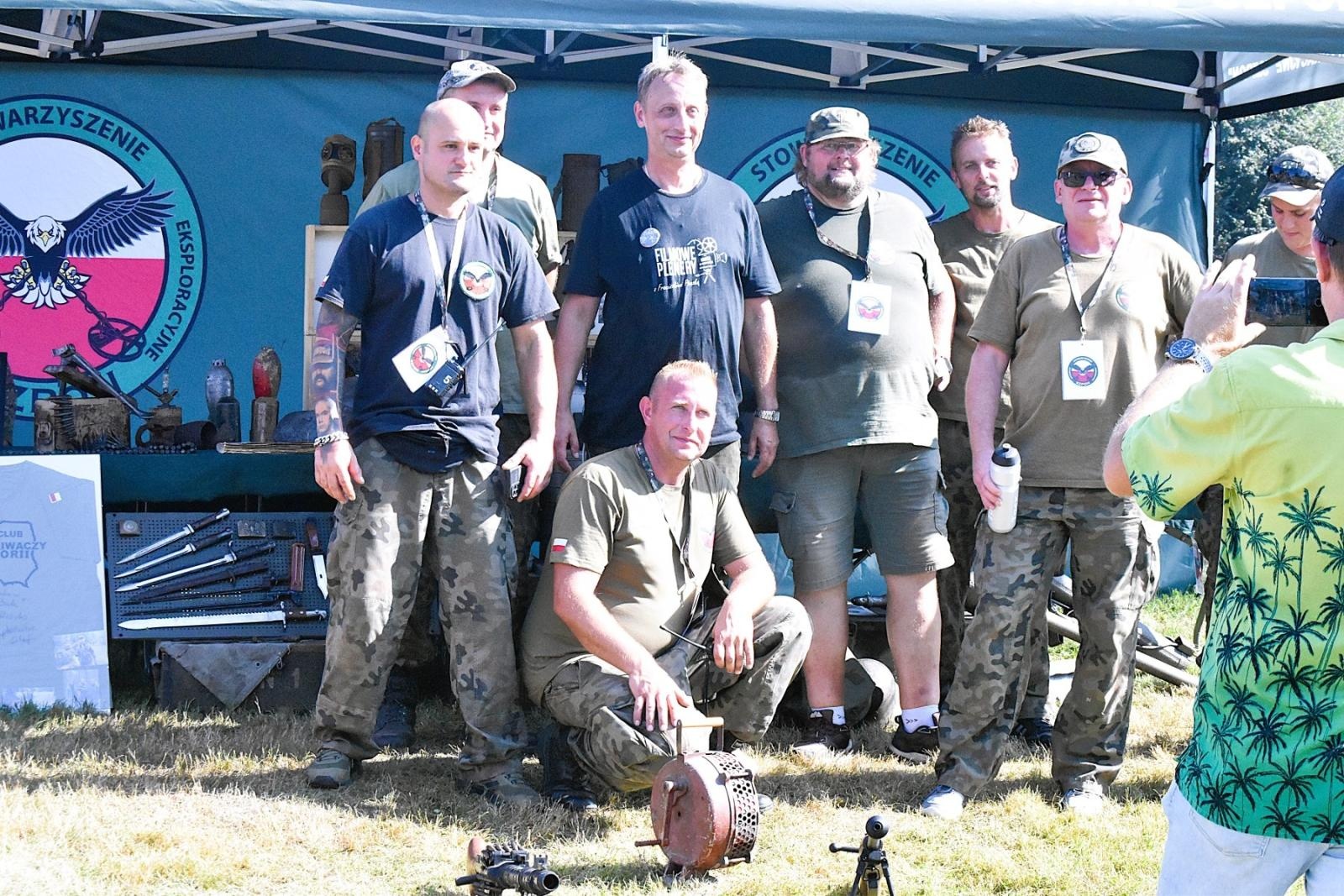 Zdjęcie w galerii na portalu naszwodzislaw.com: Tłumy na pierwszym plenerze filmowym z Franciszkiem Pieczką [FOTO] wiadomości z regionu