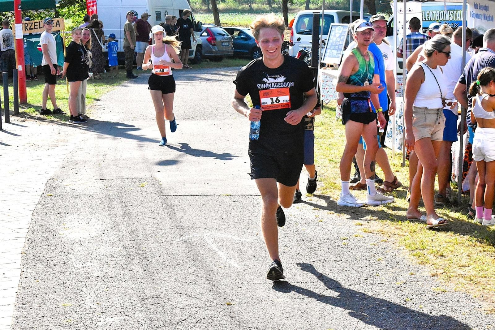 Zdjęcie w galerii na portalu naszwodzislaw.com: Tłumy na pierwszym plenerze filmowym z Franciszkiem Pieczką [FOTO] wiadomości z regionu