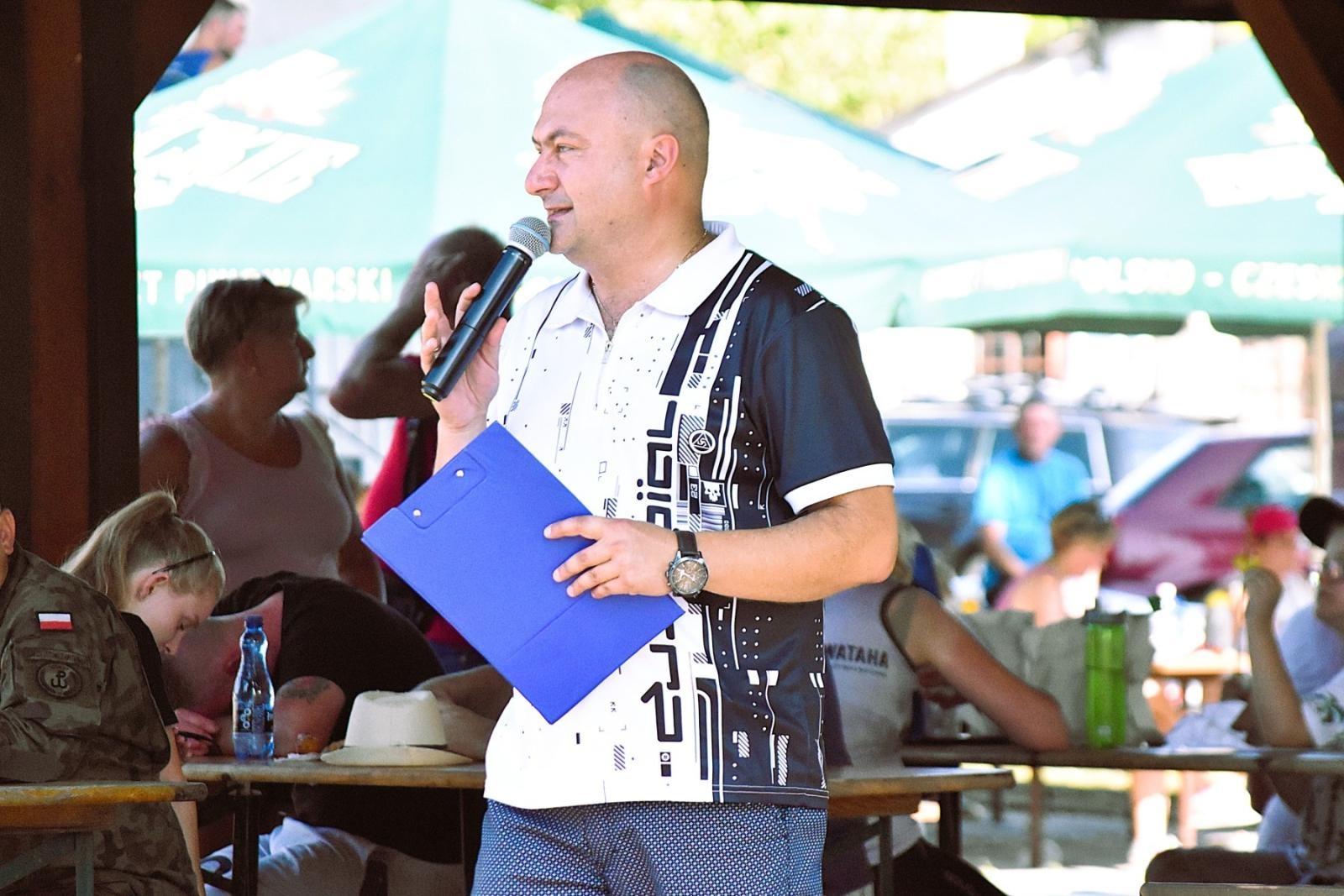 Zdjęcie w galerii na portalu naszwodzislaw.com: Tłumy na pierwszym plenerze filmowym z Franciszkiem Pieczką [FOTO] wiadomości z regionu