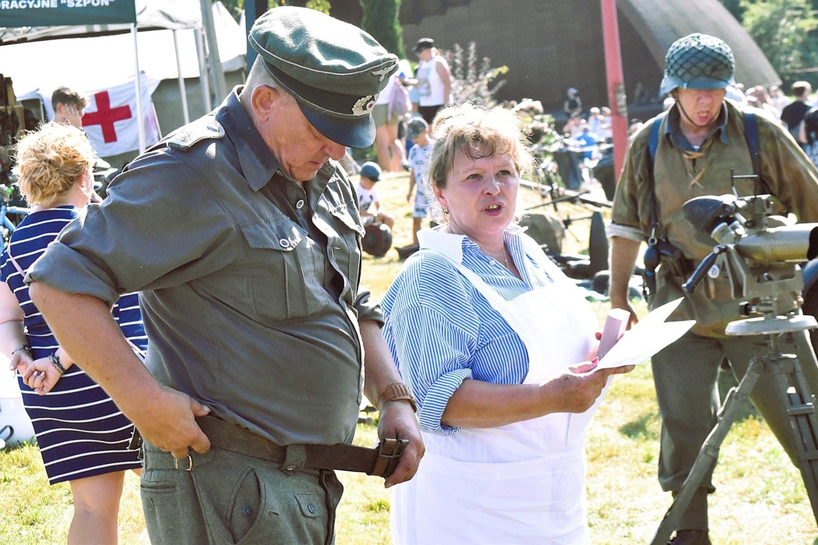 Zdjęcie w galerii na portalu naszwodzislaw.com: Tłumy na pierwszym plenerze filmowym z Franciszkiem Pieczką [FOTO] wiadomości z regionu