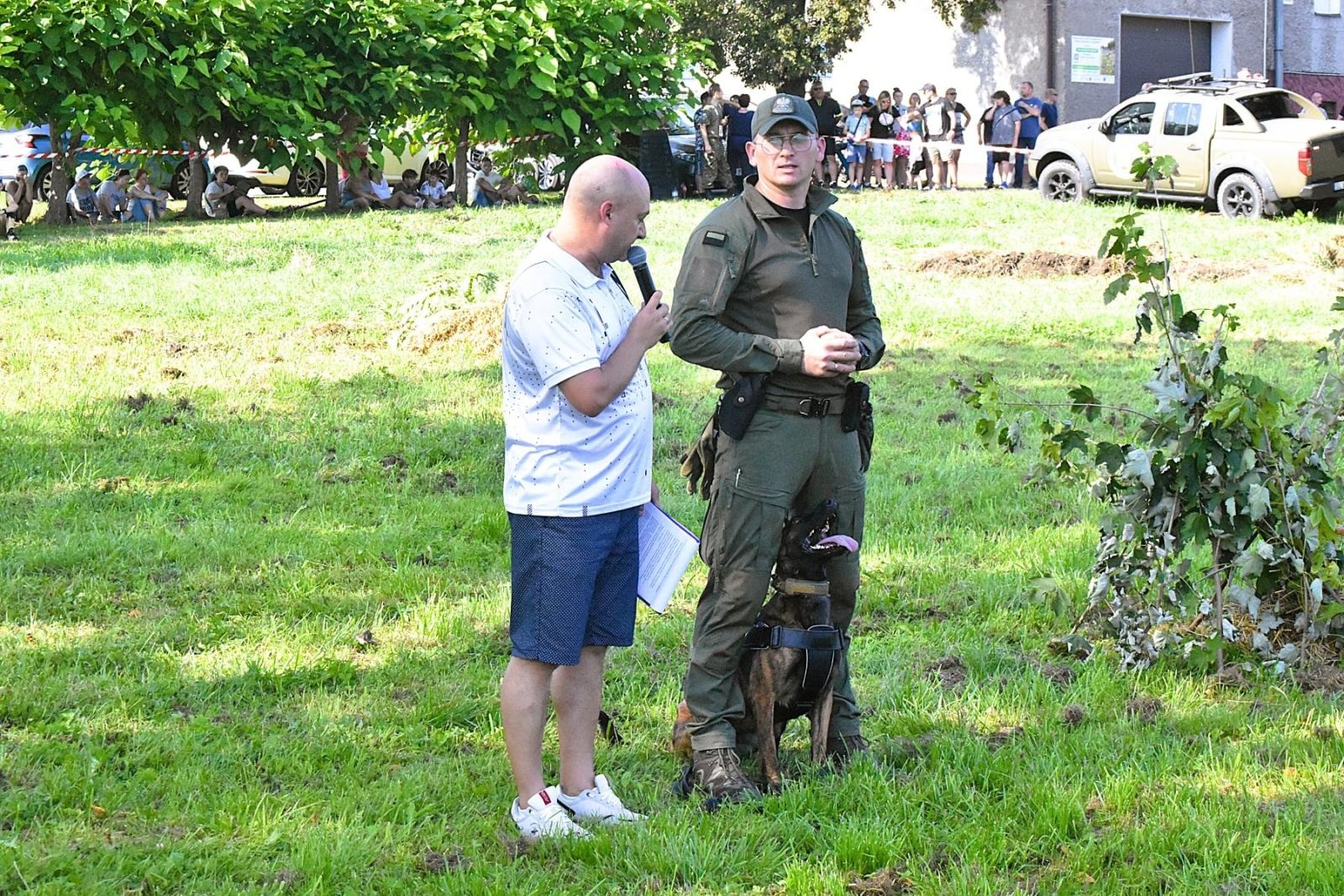 Zdjęcie w galerii na portalu naszwodzislaw.com: Tłumy na pierwszym plenerze filmowym z Franciszkiem Pieczką [FOTO] wiadomości z regionu