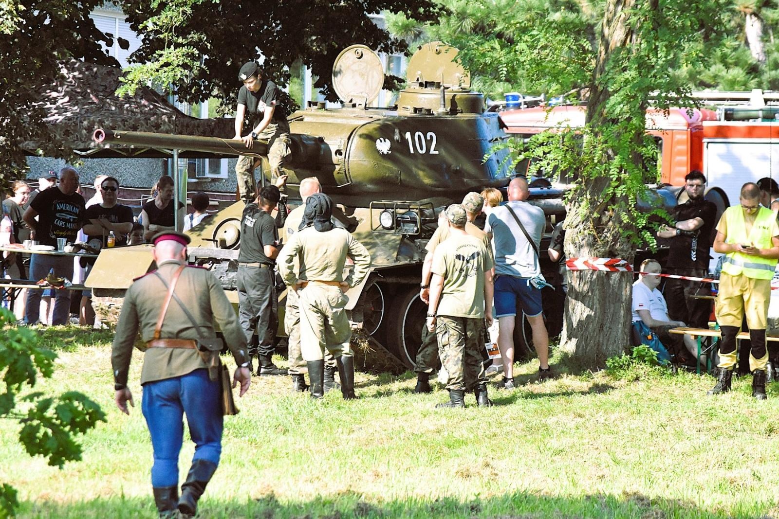 Zdjęcie w galerii na portalu naszwodzislaw.com: Tłumy na pierwszym plenerze filmowym z Franciszkiem Pieczką [FOTO] wiadomości z regionu
