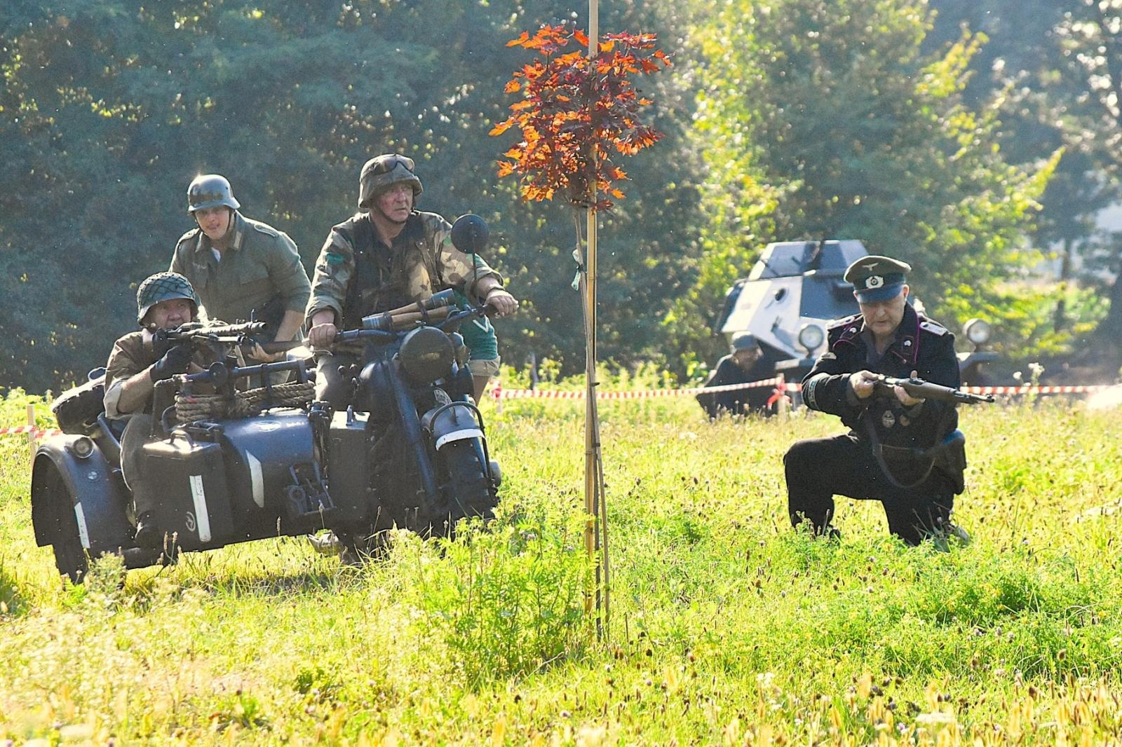 Zdjęcie w galerii na portalu naszwodzislaw.com: Tłumy na pierwszym plenerze filmowym z Franciszkiem Pieczką [FOTO] wiadomości z regionu