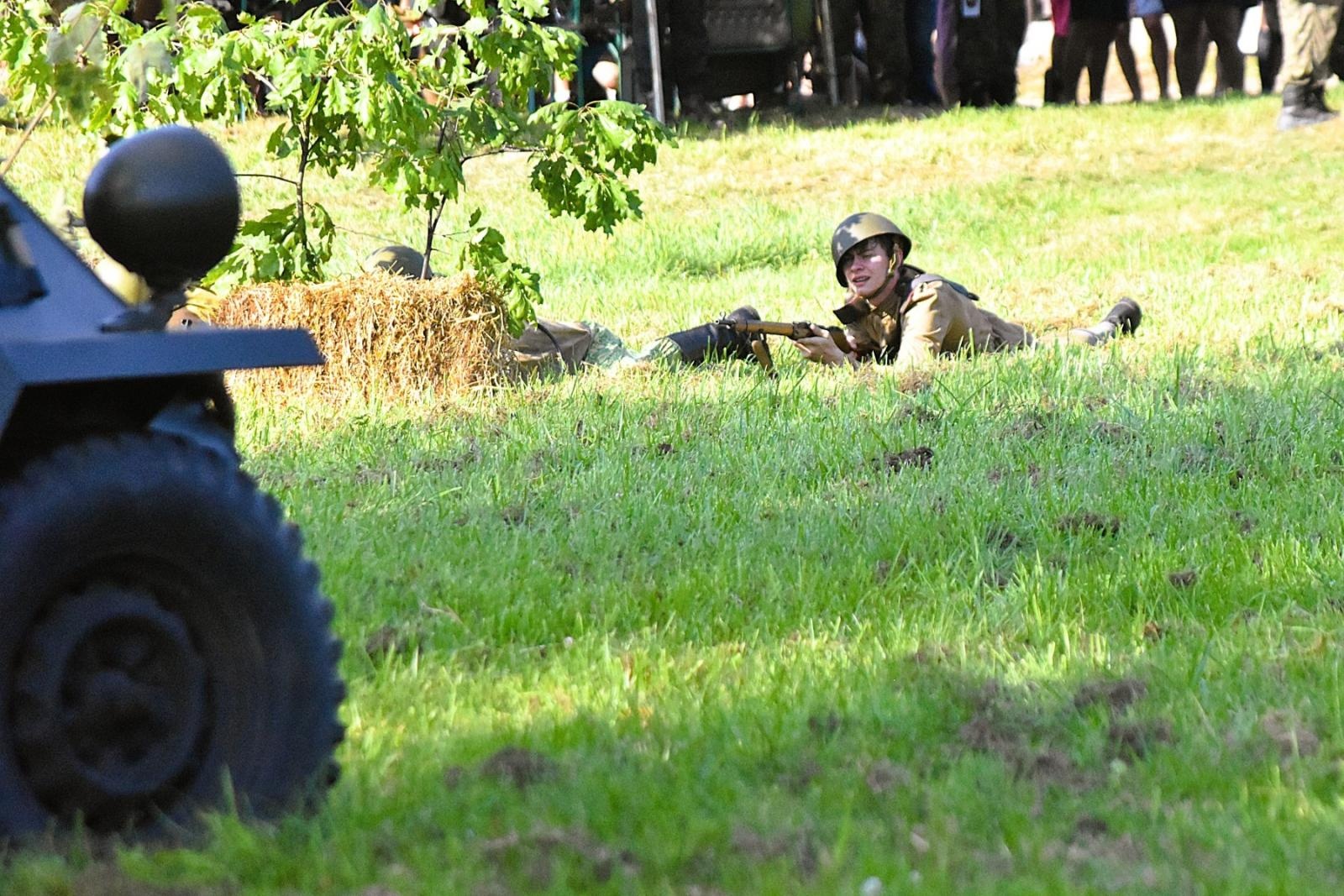 Zdjęcie w galerii na portalu naszwodzislaw.com: Tłumy na pierwszym plenerze filmowym z Franciszkiem Pieczką [FOTO] wiadomości z regionu