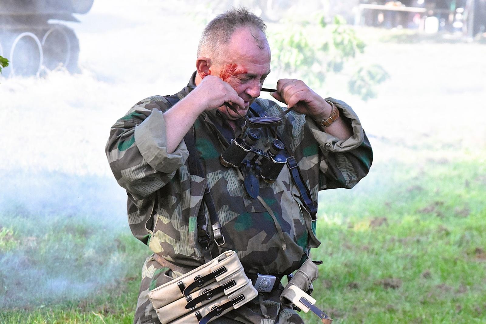 Zdjęcie w galerii na portalu naszwodzislaw.com: Tłumy na pierwszym plenerze filmowym z Franciszkiem Pieczką [FOTO] wiadomości z regionu