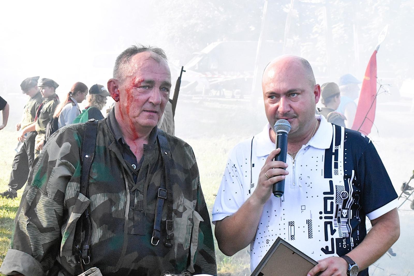 Zdjęcie w galerii na portalu naszwodzislaw.com: Tłumy na pierwszym plenerze filmowym z Franciszkiem Pieczką [FOTO] wiadomości z regionu