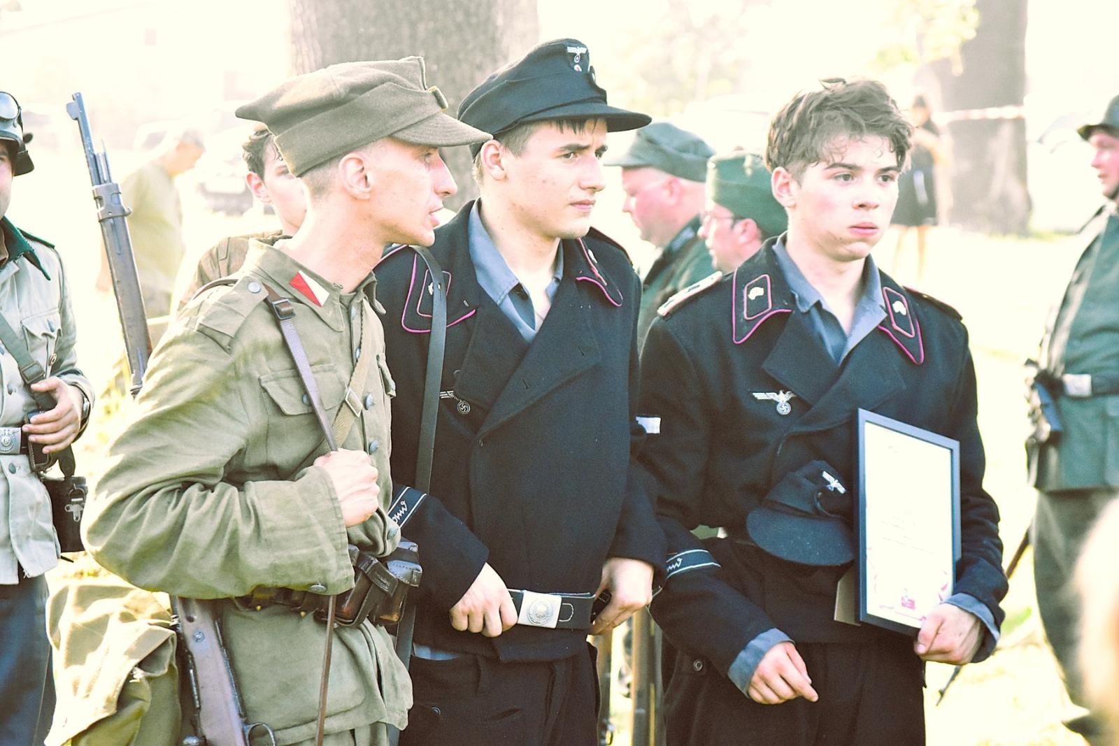 Zdjęcie w galerii na portalu naszwodzislaw.com: Tłumy na pierwszym plenerze filmowym z Franciszkiem Pieczką [FOTO] wiadomości z regionu