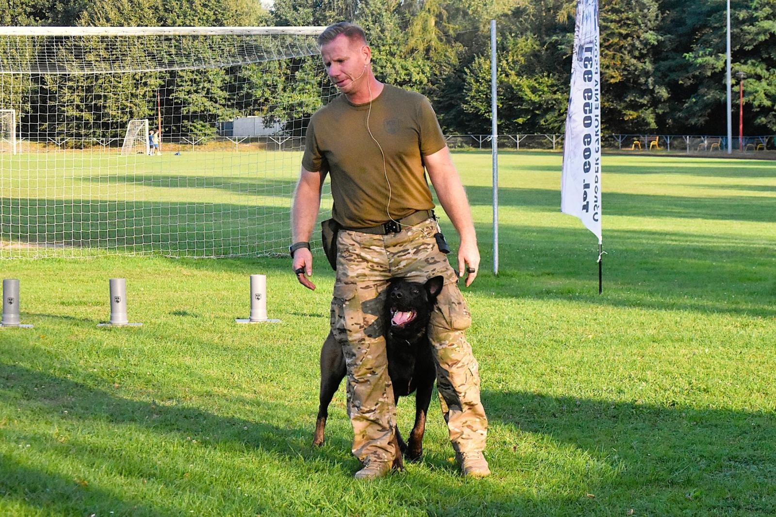 Zdjęcie w galerii na portalu naszwodzislaw.com: Tłumy na pierwszym plenerze filmowym z Franciszkiem Pieczką [FOTO] wiadomości z regionu