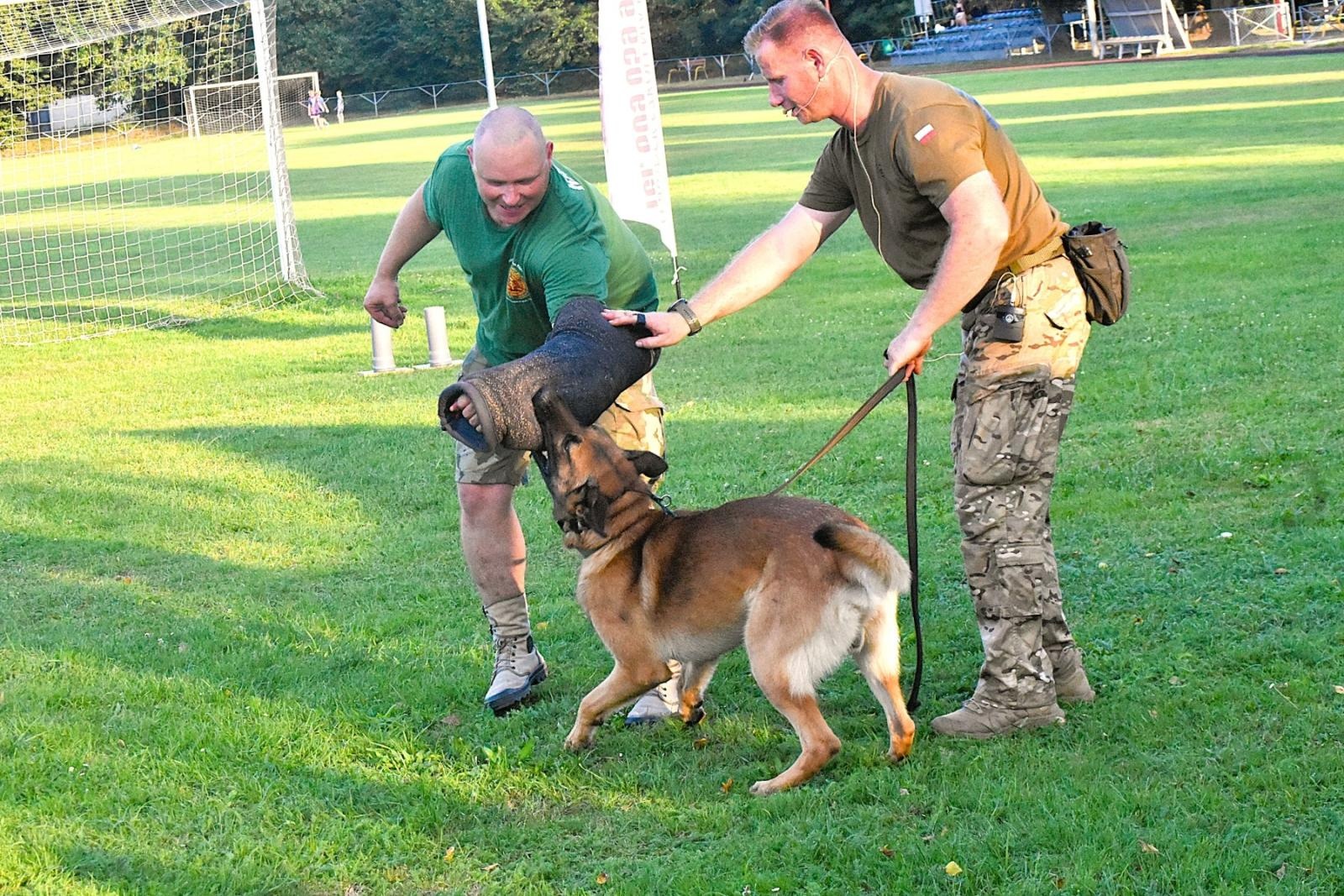Zdjęcie w galerii na portalu naszwodzislaw.com: Tłumy na pierwszym plenerze filmowym z Franciszkiem Pieczką [FOTO] wiadomości z regionu