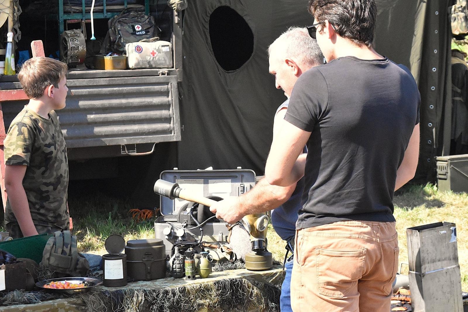 Zdjęcie w galerii na portalu naszwodzislaw.com: Tłumy na pierwszym plenerze filmowym z Franciszkiem Pieczką [FOTO] wiadomości z regionu