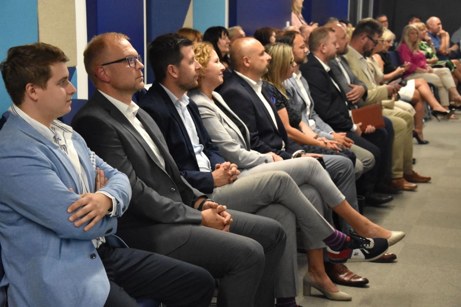 Zdjęcie w galerii na portalu naszwodzislaw.com: O szkolnictwie zawodowym i rynku pracy w międzynarodowym gronie [FOTO] wiadomości z regionu