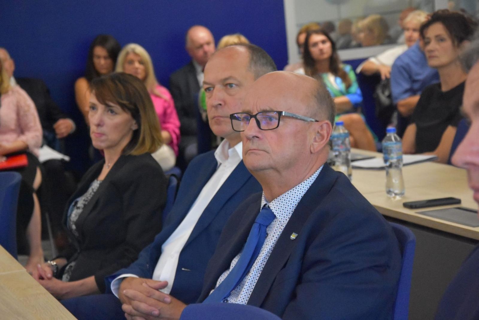 Zdjęcie w galerii na portalu naszwodzislaw.com: O szkolnictwie zawodowym i rynku pracy w międzynarodowym gronie [FOTO] wiadomości z regionu