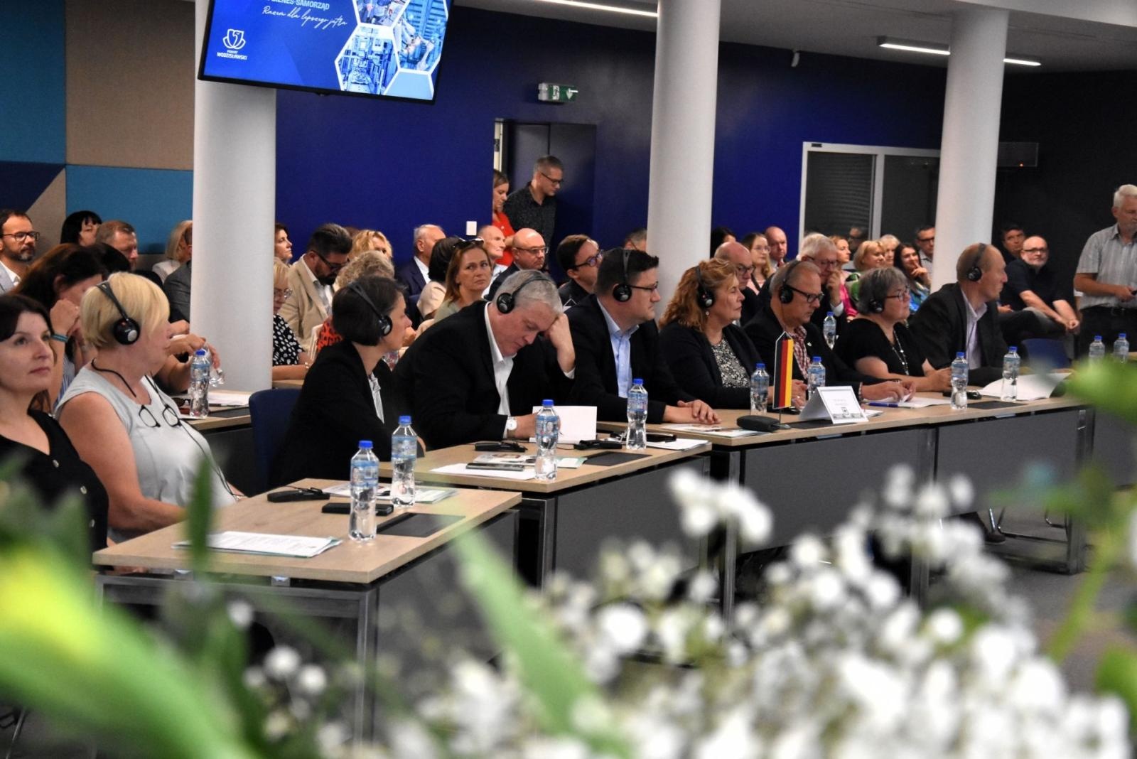 Zdjęcie w galerii na portalu naszwodzislaw.com: O szkolnictwie zawodowym i rynku pracy w międzynarodowym gronie [FOTO] wiadomości z regionu